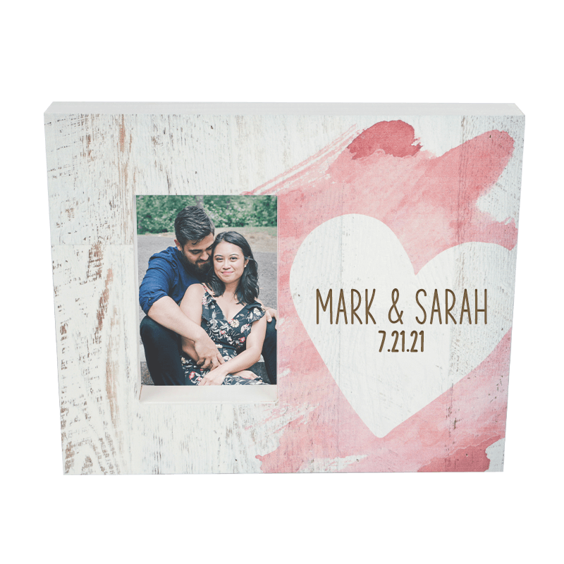 photo of a couple in a personalized photo frame